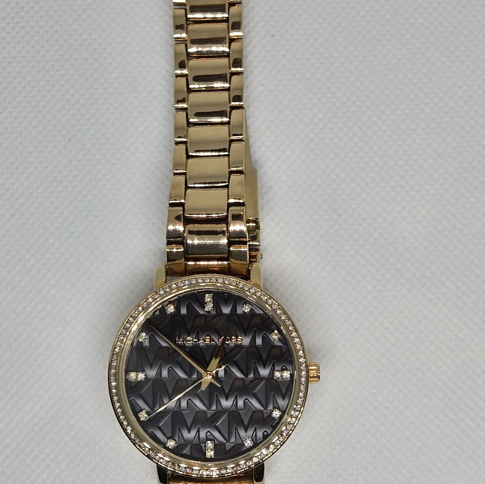 Michael Kors Gold Women Watch - Picture 14 of 16
